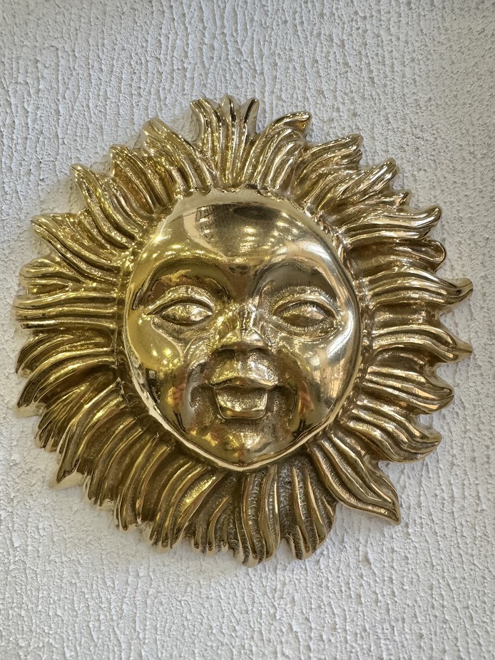 Настенный декор из латуни Солнце