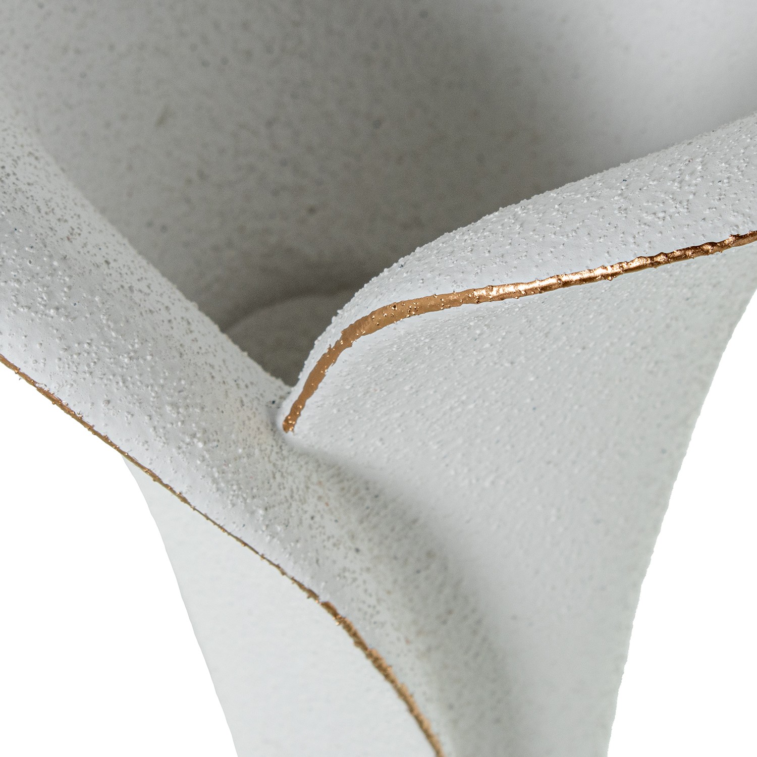 Ваза белая с золотой каймой Ваза белая с золотой каймой