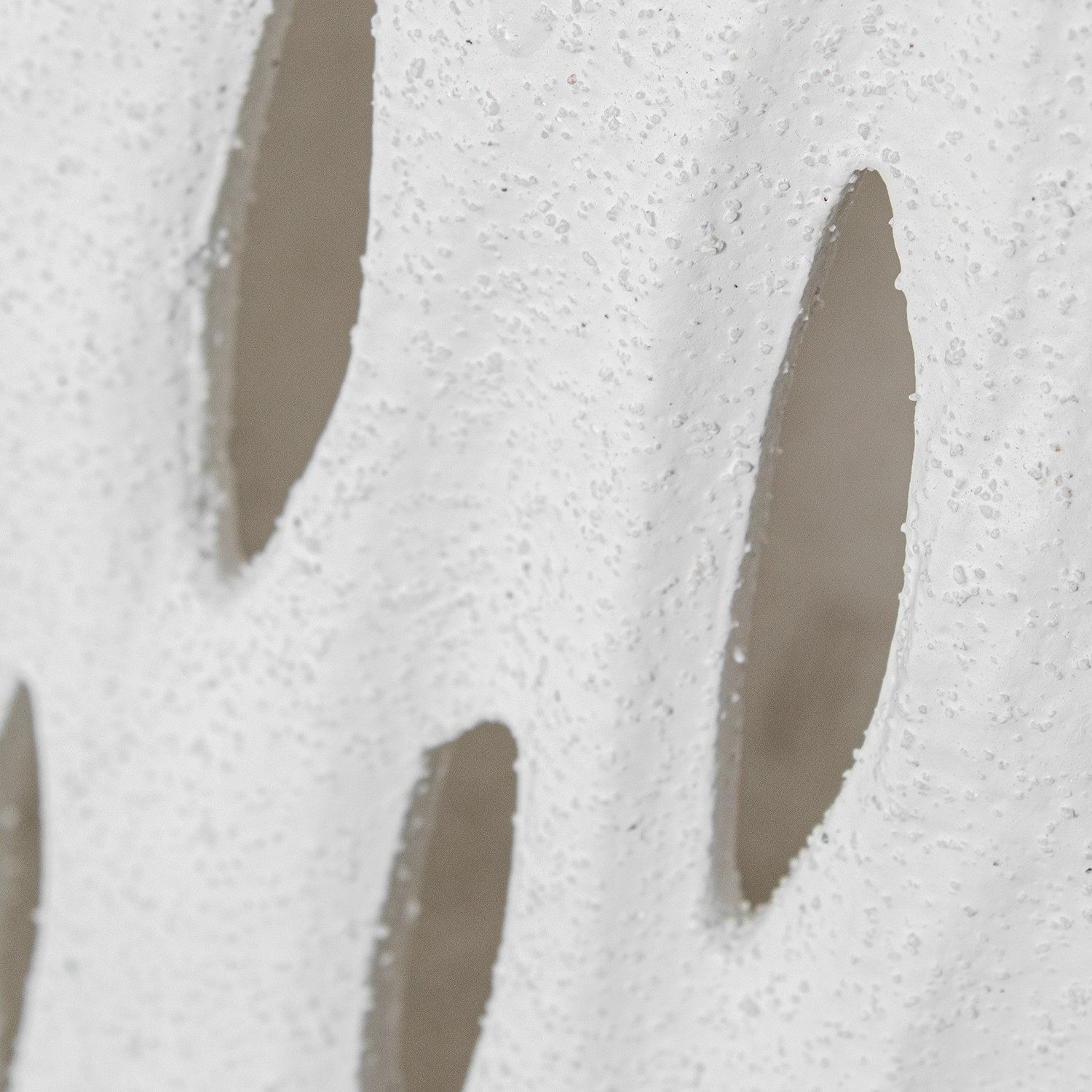 Ваза белая ажурная с золотой каймой