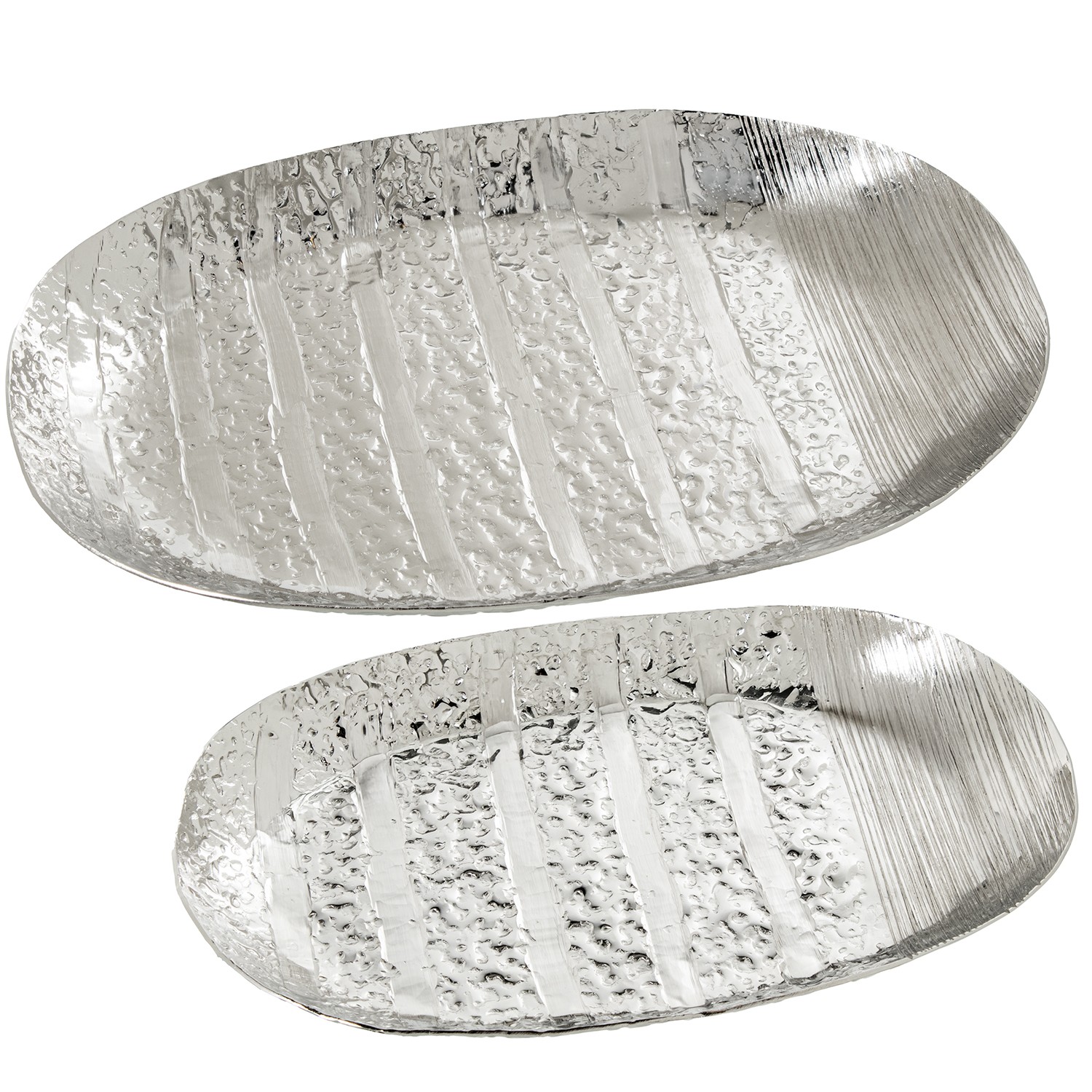 Подносы металлические 2 штуки