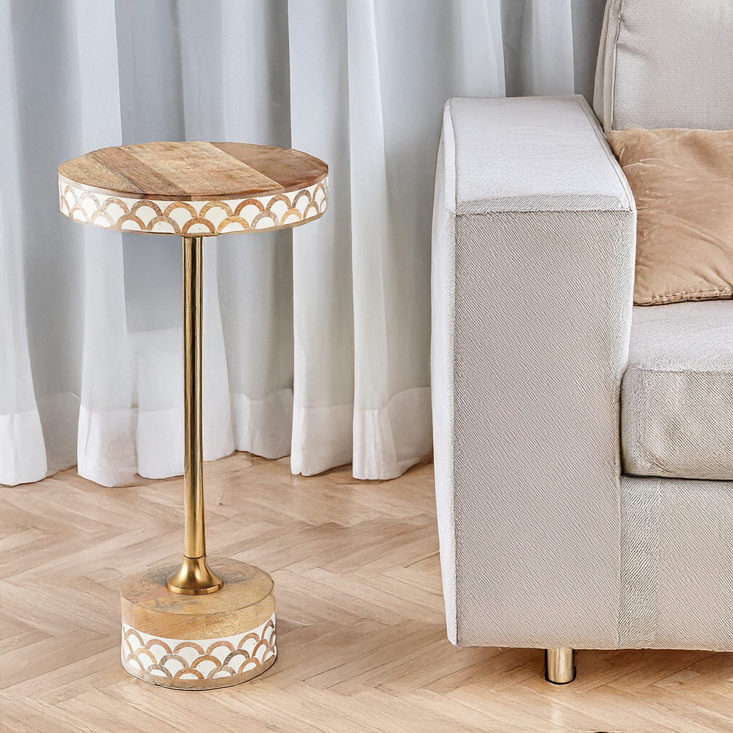 Столик журнальный с деревянной столешницей