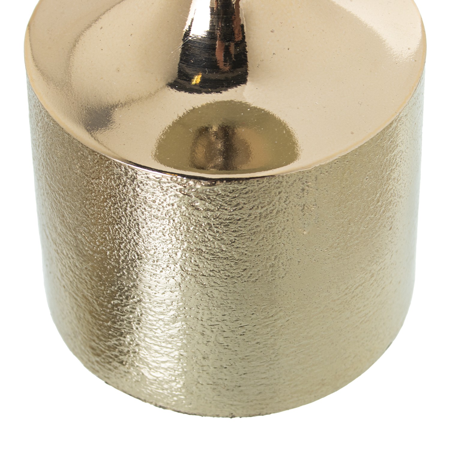 Подсвечник из металла на одну свечу