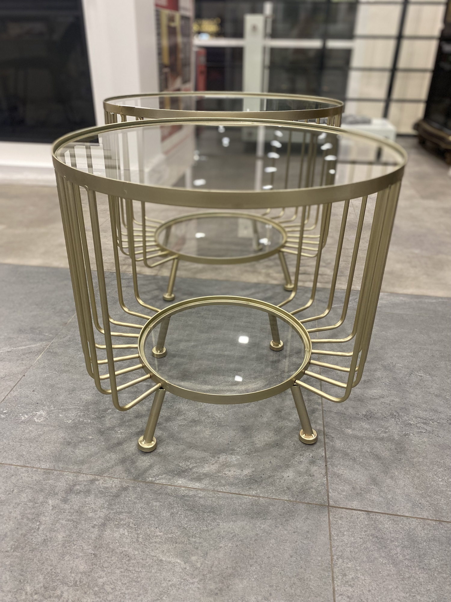 Столик журнальный на ножках Столик журнальный на ножках