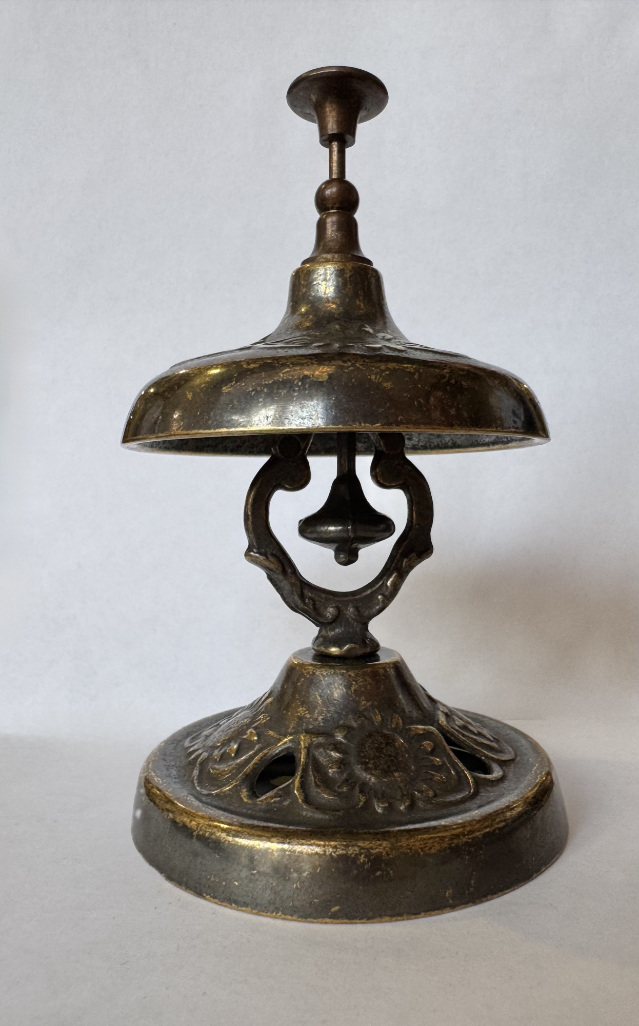 Колокольчик из латуни Отельный