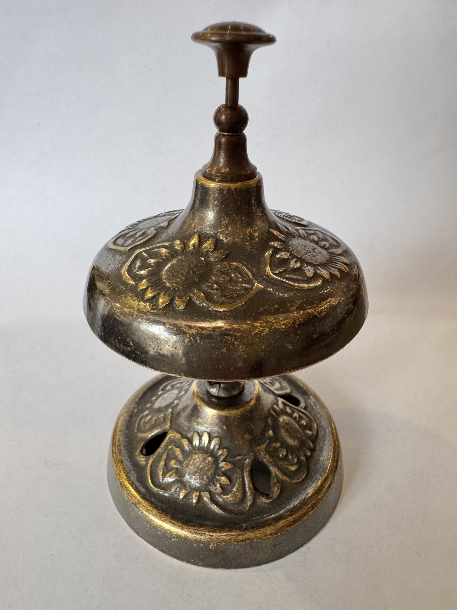 Колокольчик из латуни Отельный